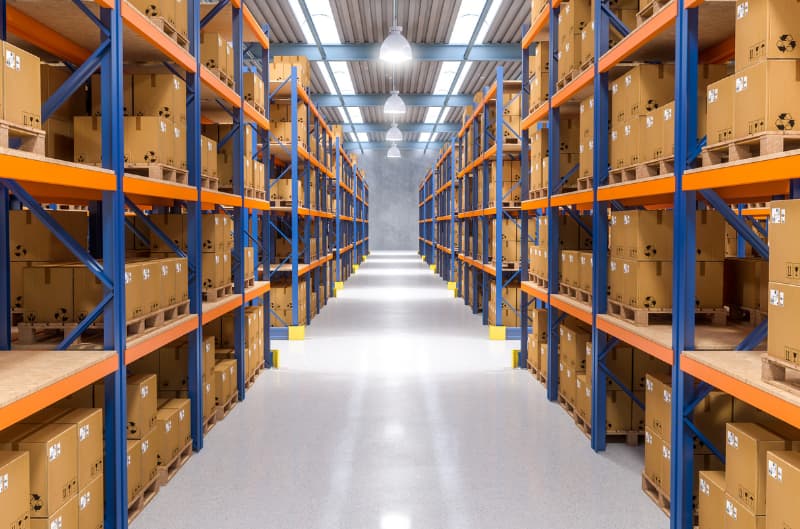 Armazenamento adequado de selos mecânicos em ambiente limpo, seco e organizado, com embalagens identificadas e protegidas contra poeira e umidade.